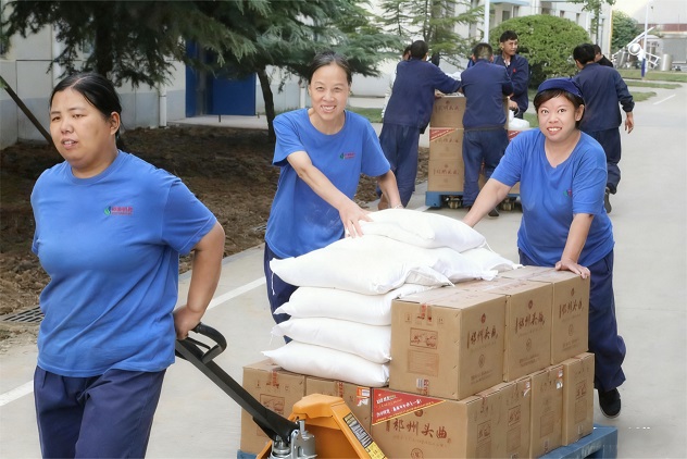 情暖雙節(jié)，愛(ài)滿藥都 藥都集團(tuán)中秋、國(guó)慶福利發(fā)放活動(dòng)圓滿落幕